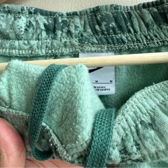 Nike Men’s Green Tie-Dye Joggers Fleece Sweatpants - Picture 8 of 11